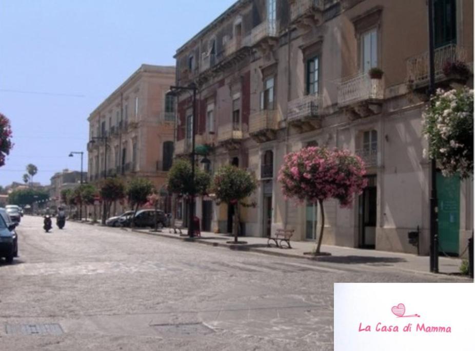 La Casa Di Mamma Apartment Syracuse ภายนอก รูปภาพ